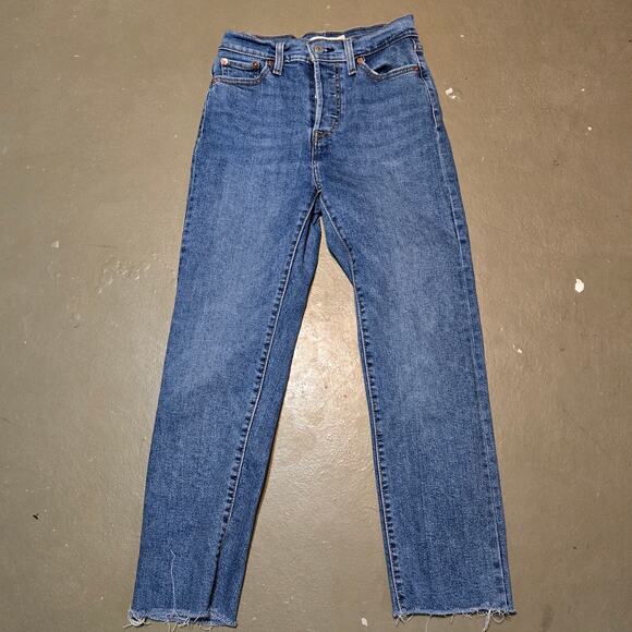 Levi's High Rise Button Fly‎ Wedgie Straight Fit Raw Hem Denim Jeans Size 25 - Picture 3 of 8